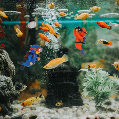Fish Tank Decorations | 2 Pack Floating Scuba Diver Ornaments with Bubble Balloons | Aquarium Decorations for Freshwater & Saltwater Tanks | Diver Figurines for Fish Tank (Orange, Blue)